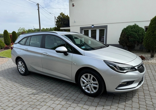 Opel Astra cena 42900 przebieg: 139000, rok produkcji 2019 z Pajęczno małe 596